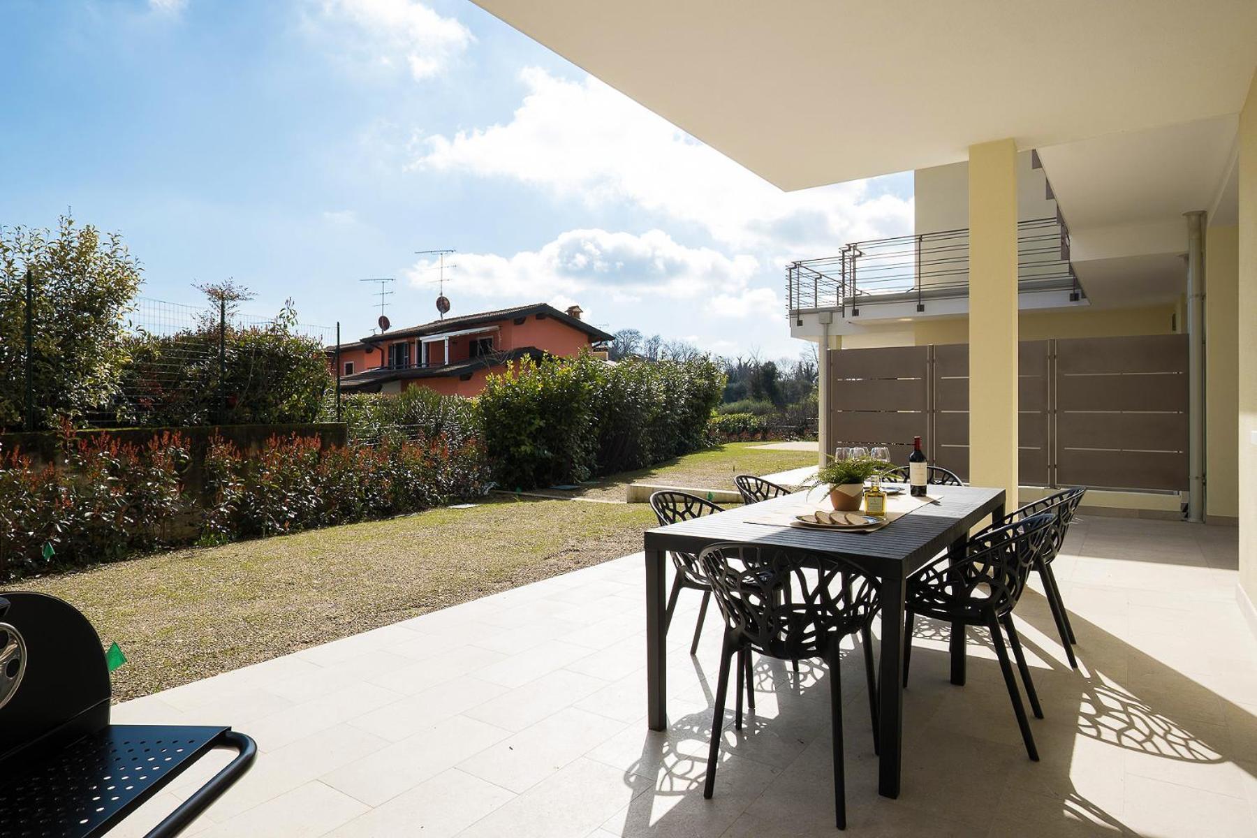 Luxury Villas Gardenia With Private Pool Паденге-суль-Гарда Экстерьер фото
