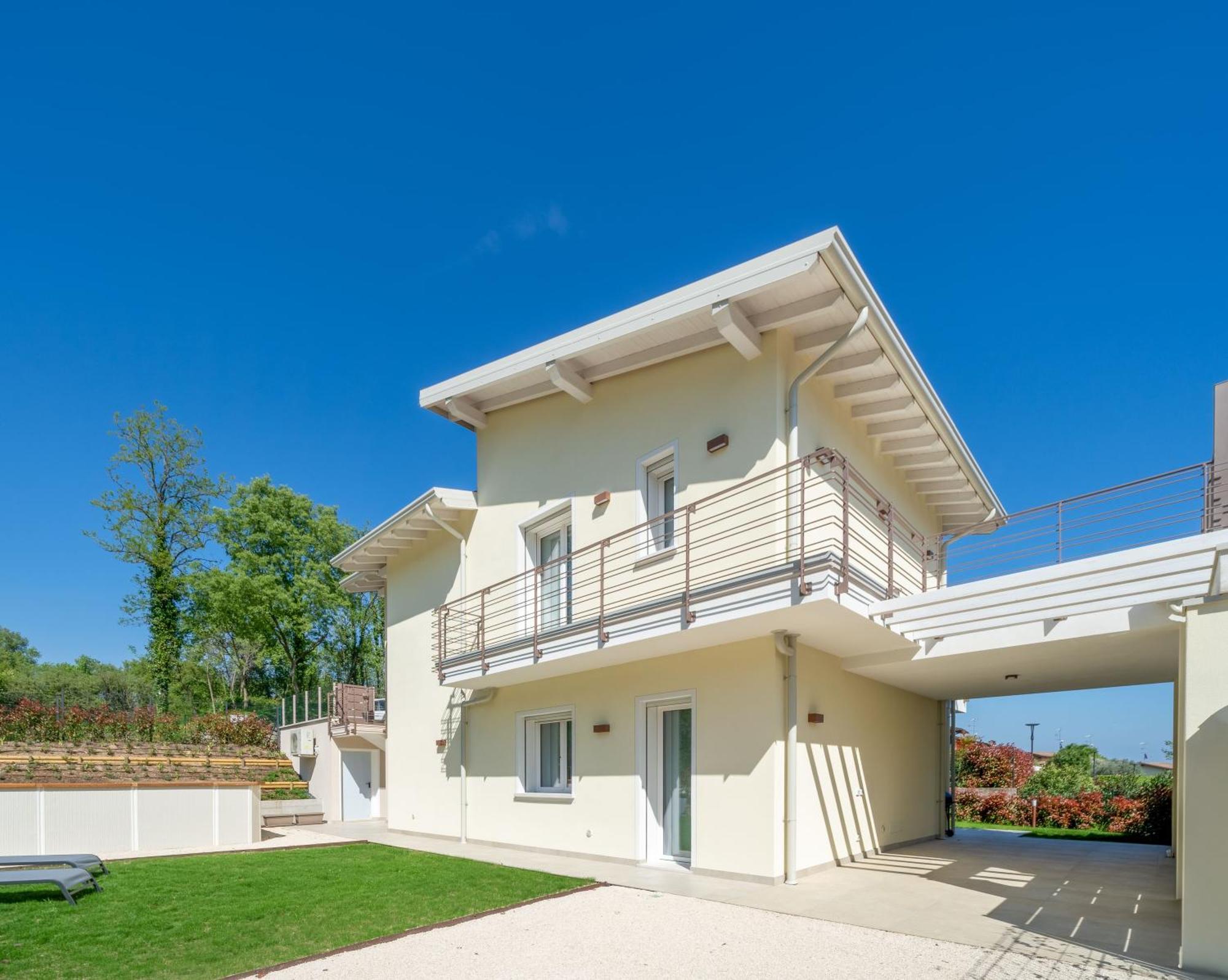 Luxury Villas Gardenia With Private Pool Паденге-суль-Гарда Экстерьер фото